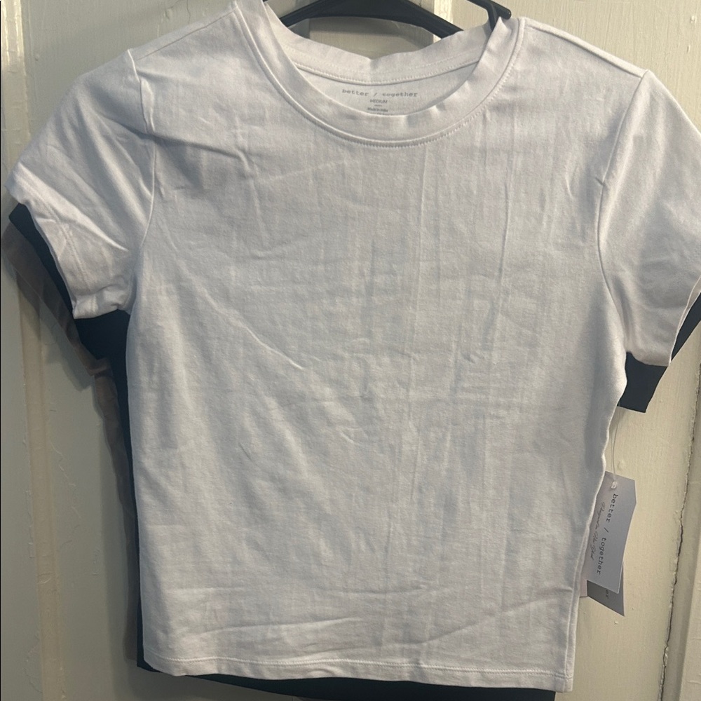Women’s White Crewneck Short Sleeve Tee
